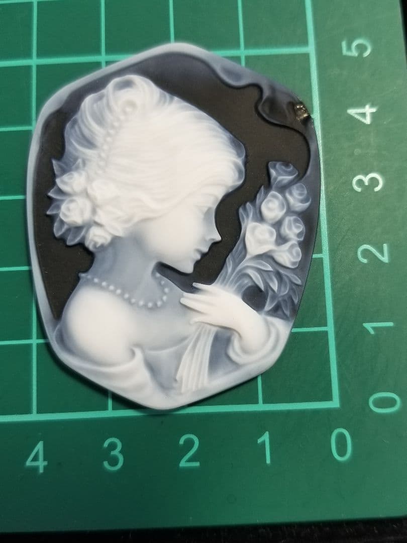 KM-905  訳あり‼️天然青瑪瑙カメオルース