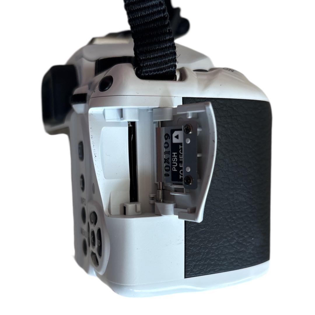 【極美品】PENTAX K-R ホワイト　レンズ 18-55 デジタル一眼カメラ