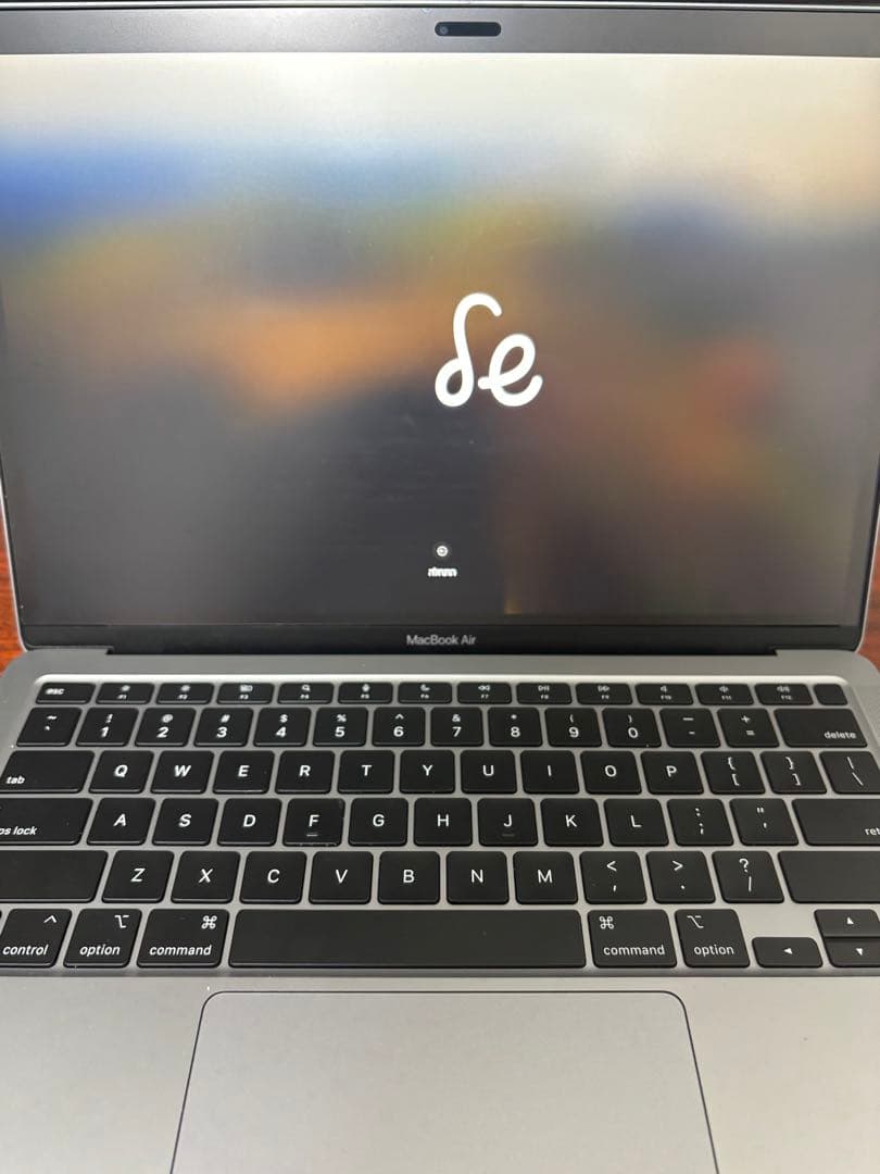 【美品】MacBook Air 2020　付属品未使用、保護フィルム付き