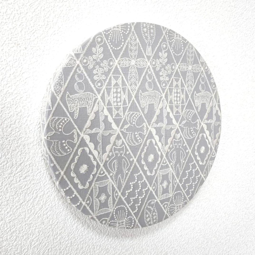 ファブリックパネル　ミナペルホネン　シンフォニー　丸型　刺繍　プレゼント　北欧