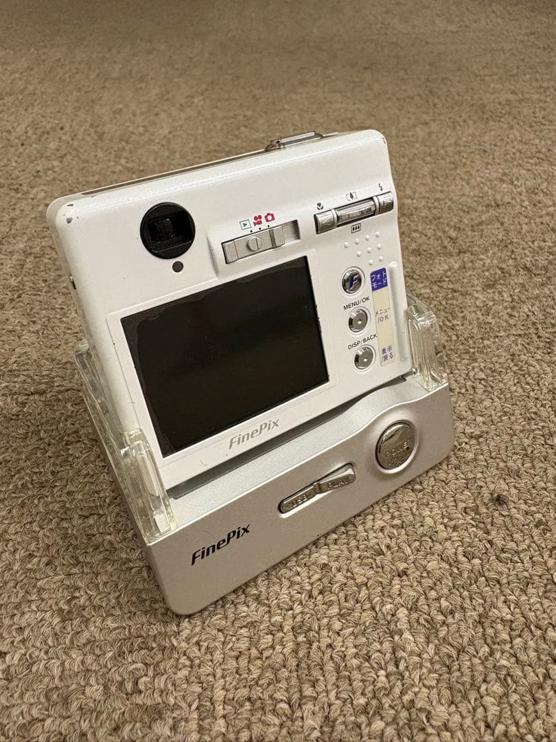 美品 FUJIFILM FinePix F440 ホワイト 付属品多数 純正品