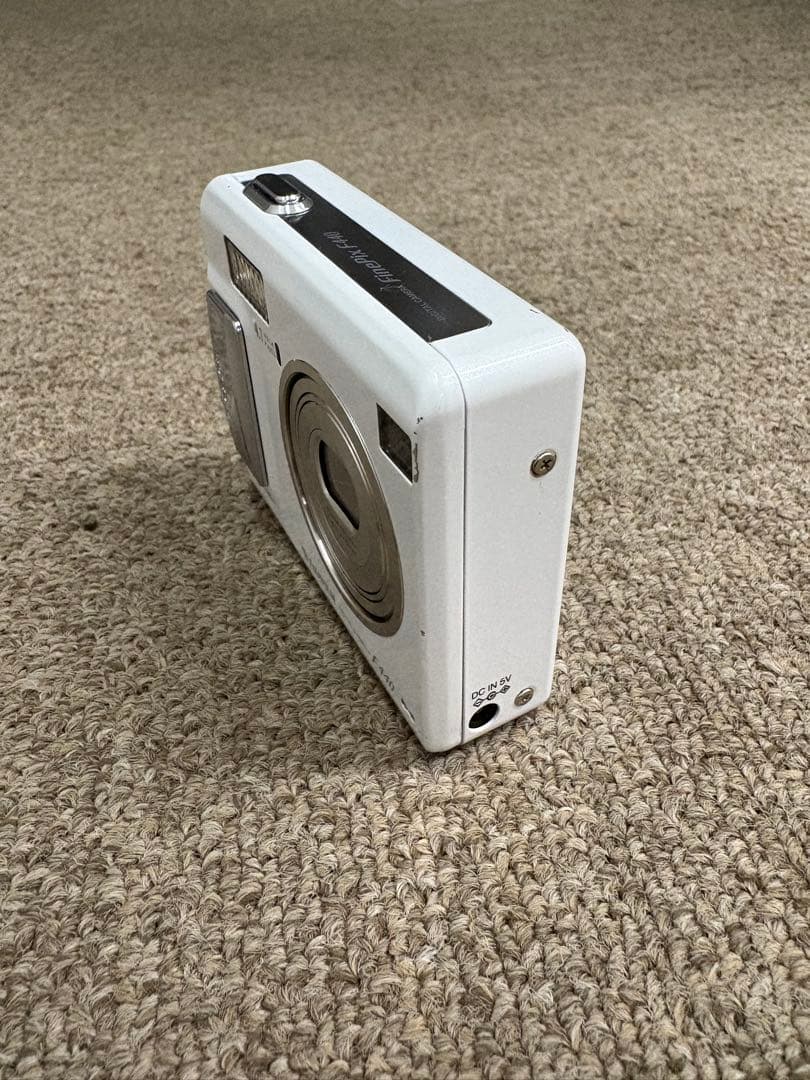 美品 FUJIFILM FinePix F440 ホワイト 付属品多数 純正品