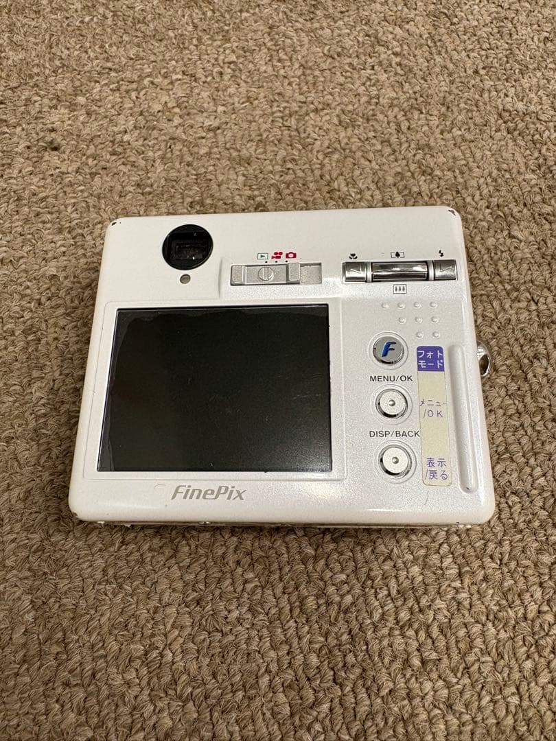 美品 FUJIFILM FinePix F440 ホワイト 付属品多数 純正品