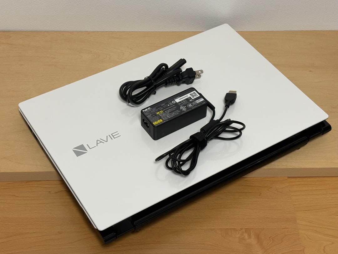 Windowsノート本体 LAVIE Direct NS(S) GN242F (i3/8/128/BD)