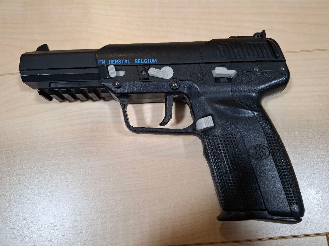 マルシン 【Five-seveN USG6mmBB】ブローバック ガスガン 箱付