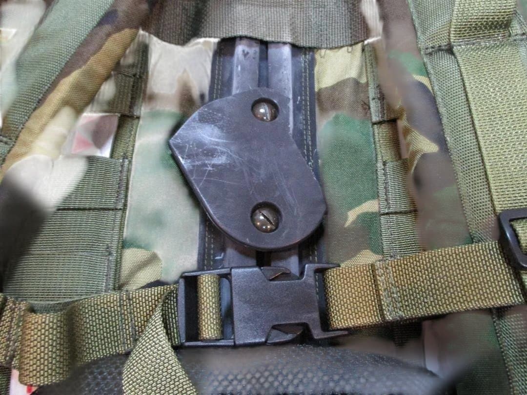 訳アリ品　未使用　米軍放出品　CFP-90　インターナルフレームバックパック