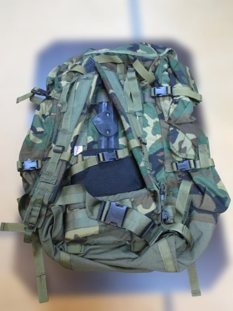 訳アリ品　未使用　米軍放出品　CFP-90　インターナルフレームバックパック