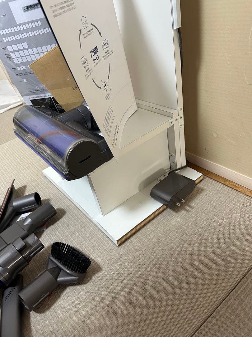 dyson v8 absolute 本体 付属品（フル）+自家製スタンド