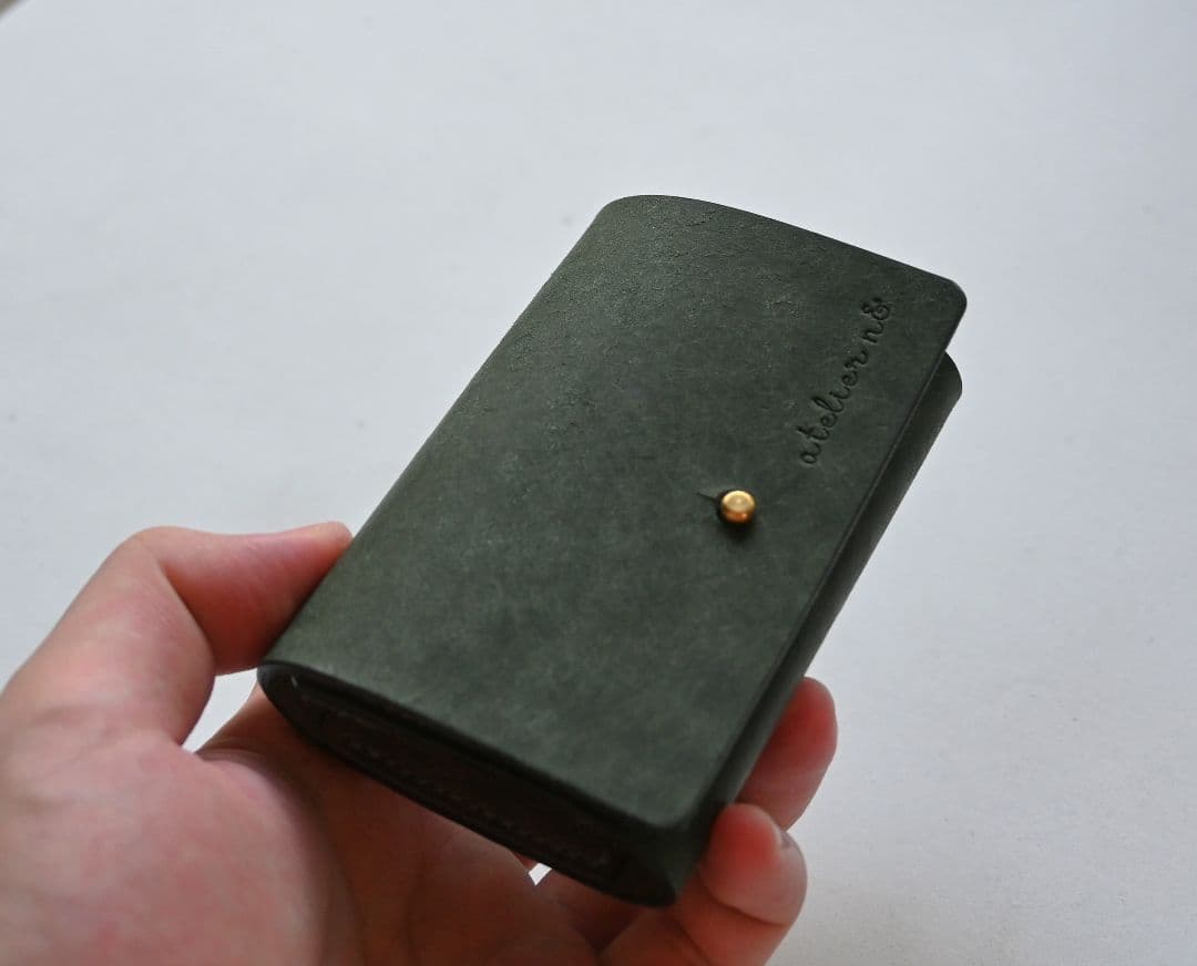 お札を折らない三つ折り財布【グレー×グリーン】ミニ財布　イタリアンレザー