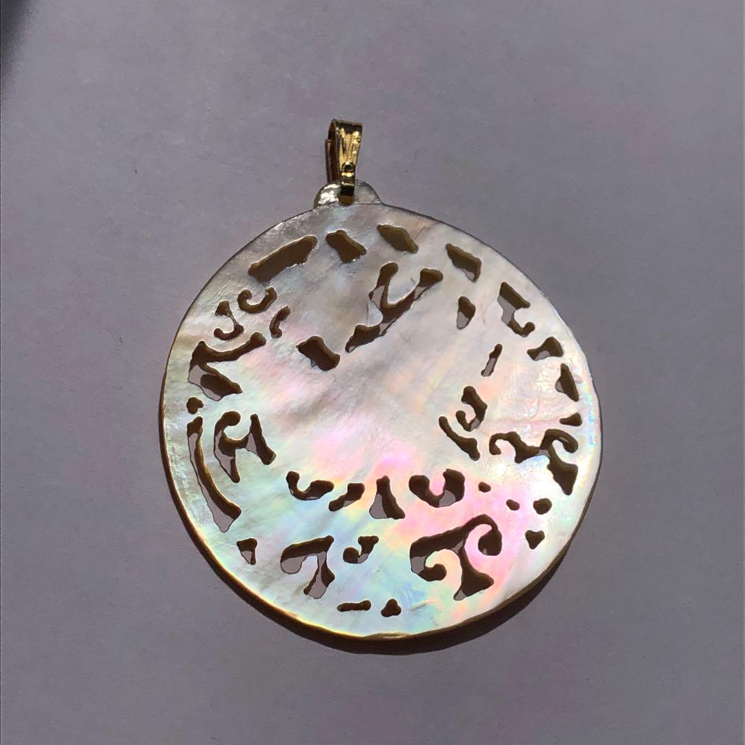 白蝶貝　透かし彫り　鳥と花　トップのみ