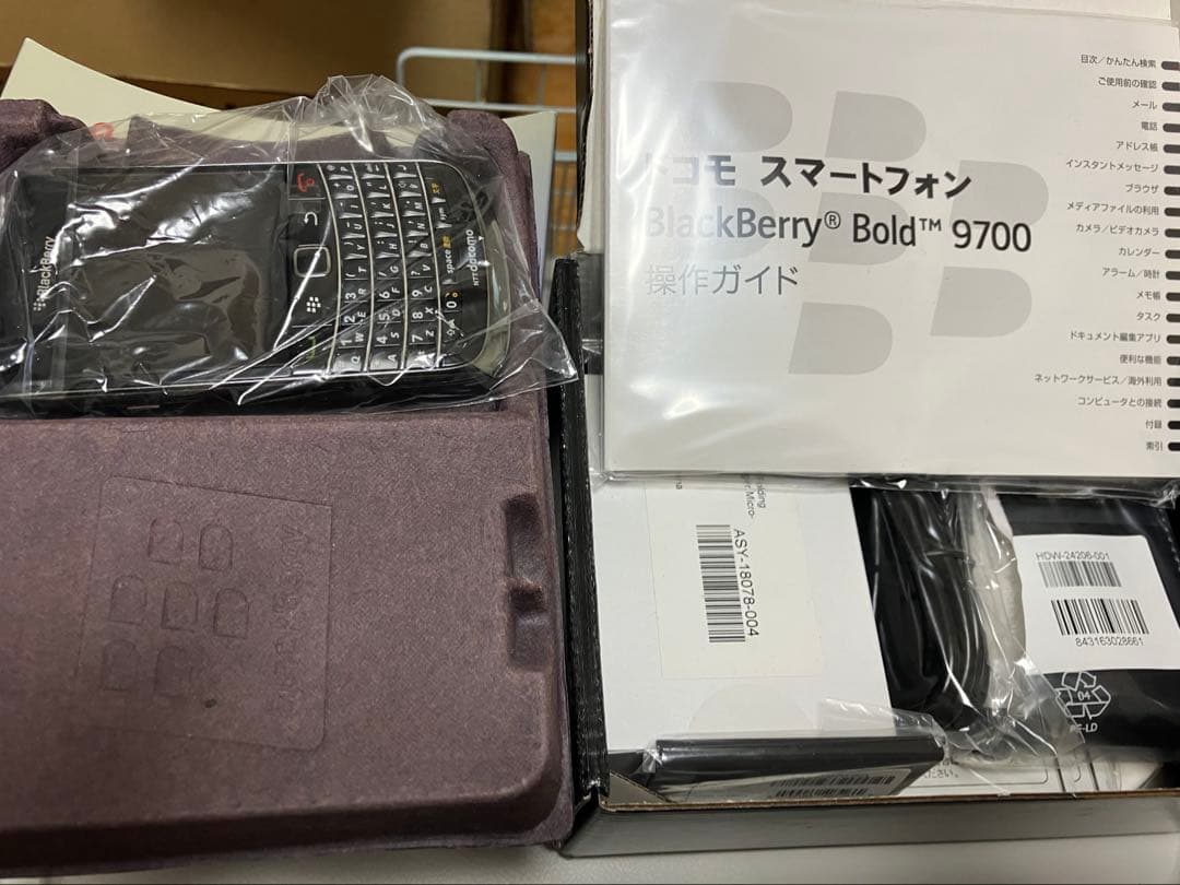 未使用 BlackBerry Bold 9700 black docomo