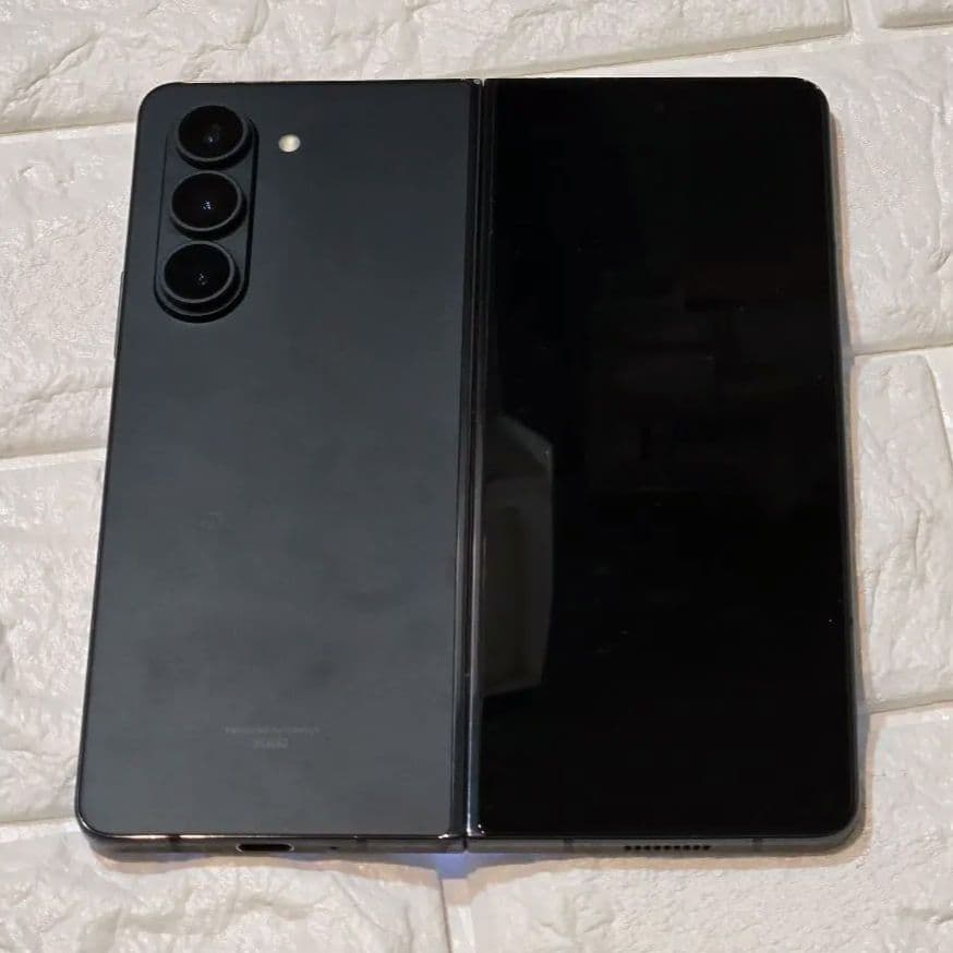 Galaxy Z Fold 5　 256GB 国内版 au版　付属品有り