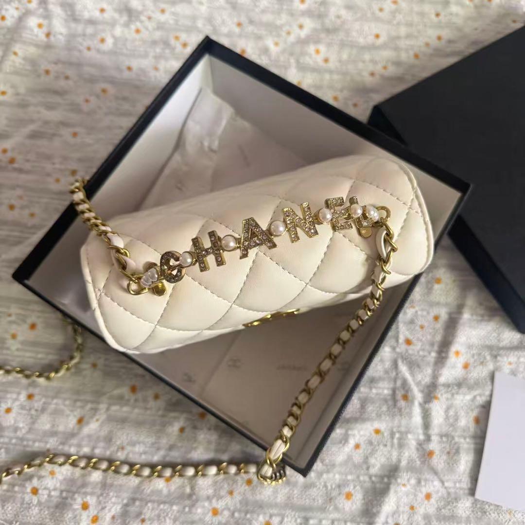 CHANEL ノベルティ　ホワイト キルティング バッグ