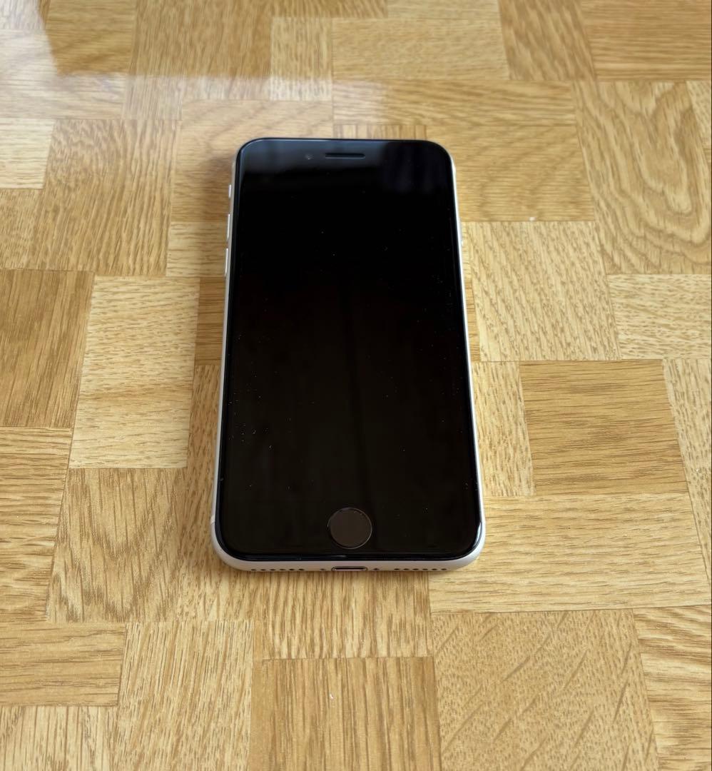 iPhone SE 第２世代　64GB ホワイト　本体のみ　中古