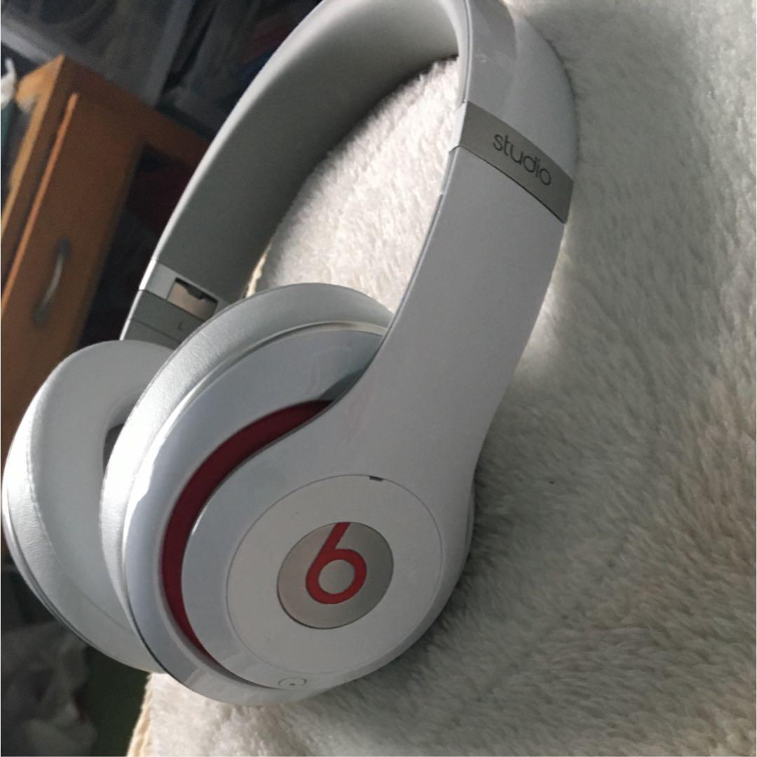 ヘッドホン beas studio