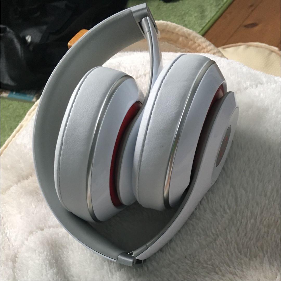 ヘッドホン beas studio