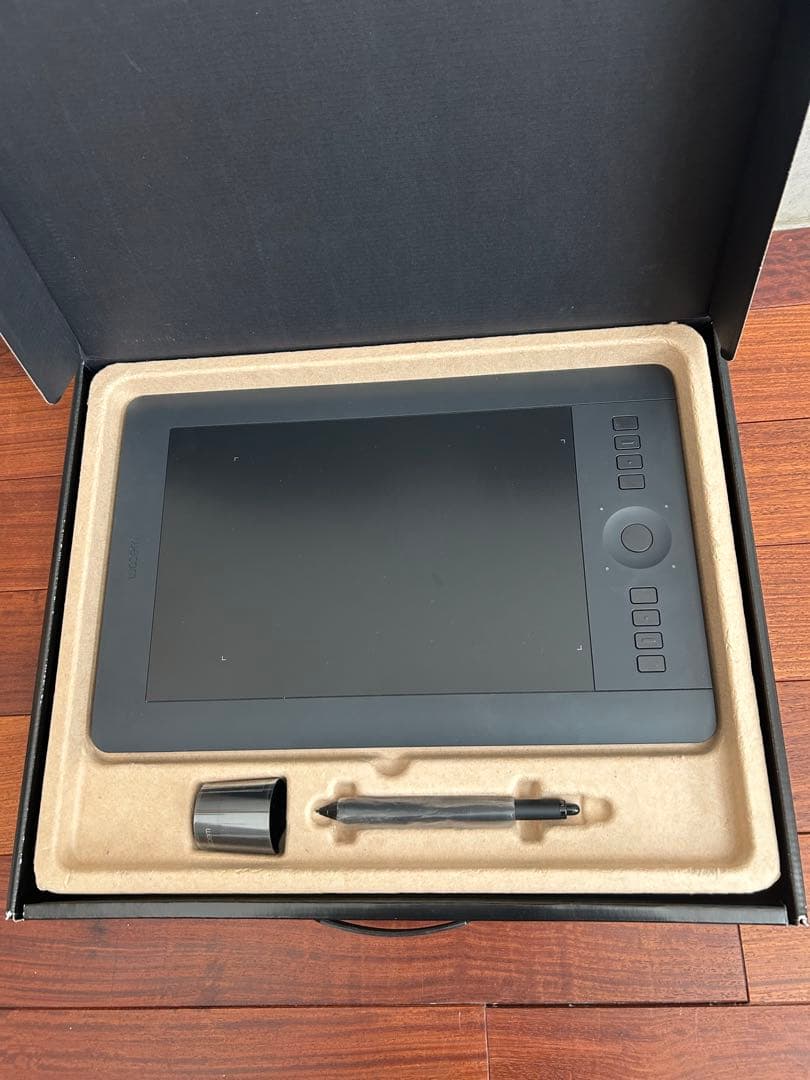 液タブ・ペンタブ Wacom Intuos Pro PTH-651/K1