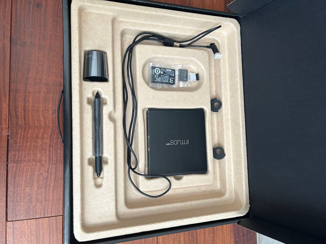 液タブ・ペンタブ Wacom Intuos Pro PTH-651/K1