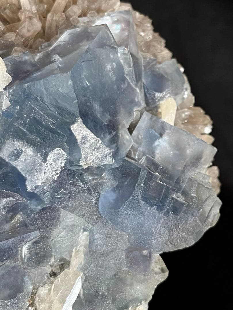 フローライトカルサイトスモーキークラスター共存　一部虹あり