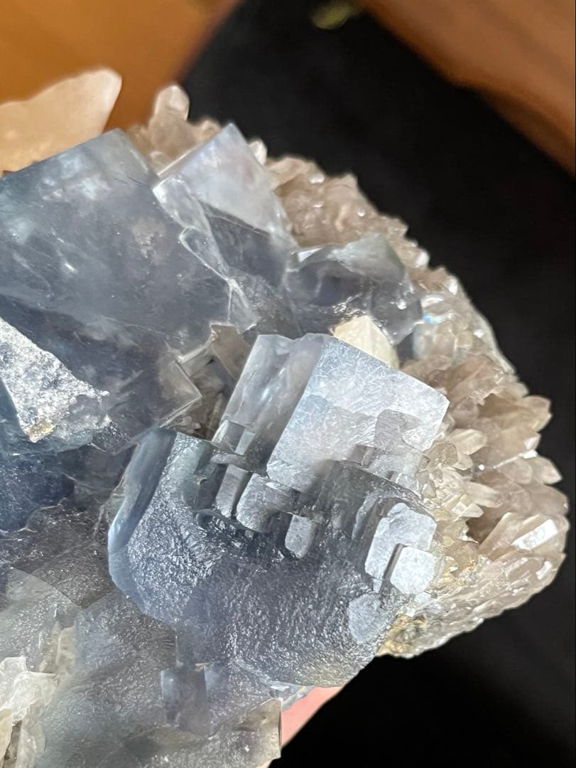 フローライトカルサイトスモーキークラスター共存　一部虹あり