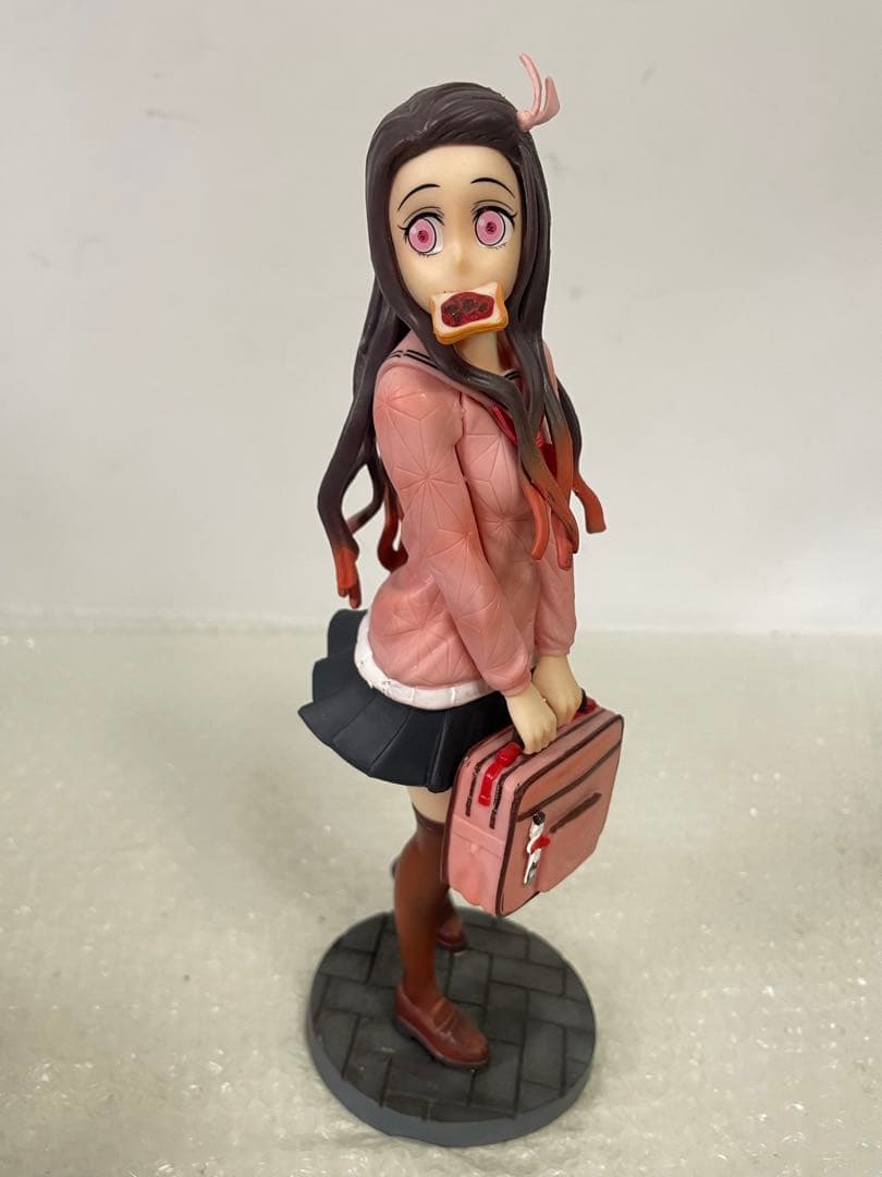 鬼滅の刃　禰豆子　制服バージョン　フィギュア