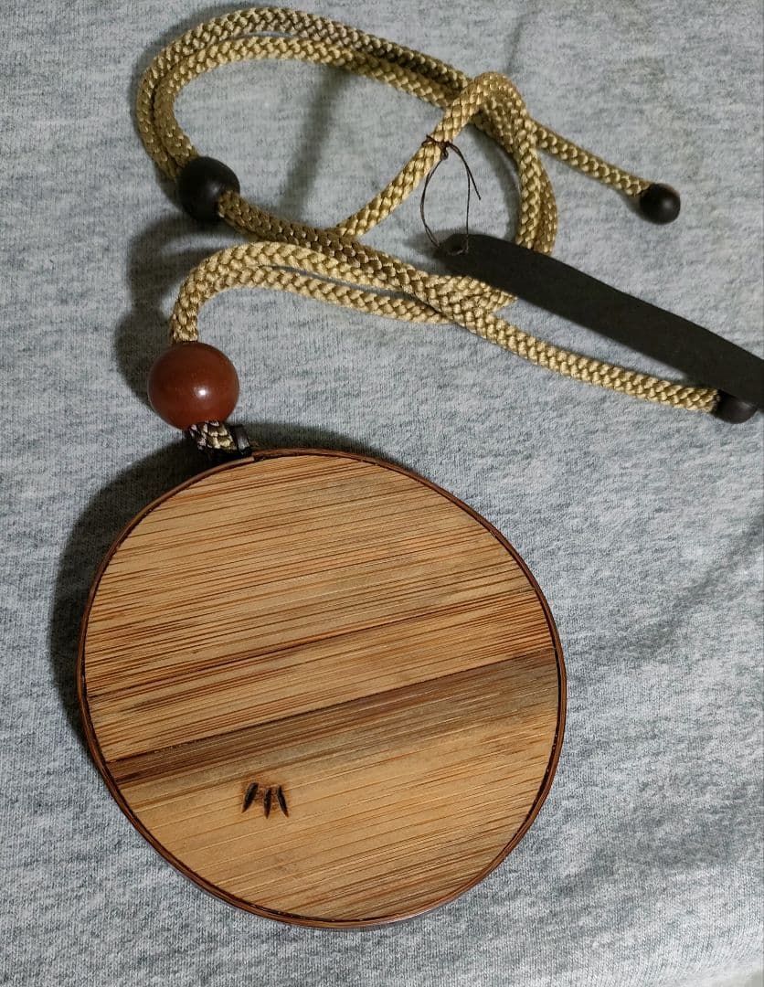 瓦の紋様と煤竹、中島憲司氏の製作作品