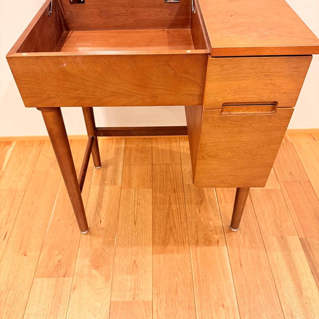 emo（エモ） 鏡台 ドレッサー 北欧家具 市場 レトロ ヴィンテージ