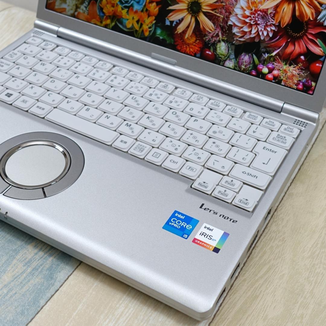 極美品の軽量モバイル✨１１世代コアｉ５に超高速で新品のＳＳＤ１ＴＢ＆１６Ｇメモリ