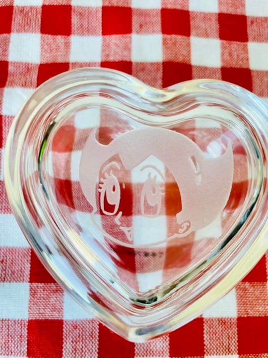 鉄腕アトム　ウランちゃん　手塚プロダクション　ハート型蓋付きガラスケース　レトロ