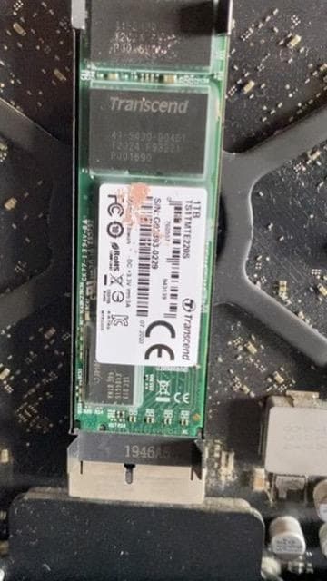 人*ブ様 Apple Mac Pro（Late 2013）CS6最適環境／NVM