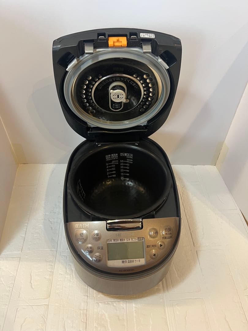 ★送料無料★2022年製 HITACHI RZ-EF10E9M　IHジャー炊飯器