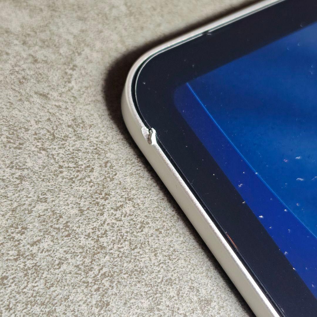 格安⭐️無印　iPad 第10世代　256GB シルバー　角に傷有り