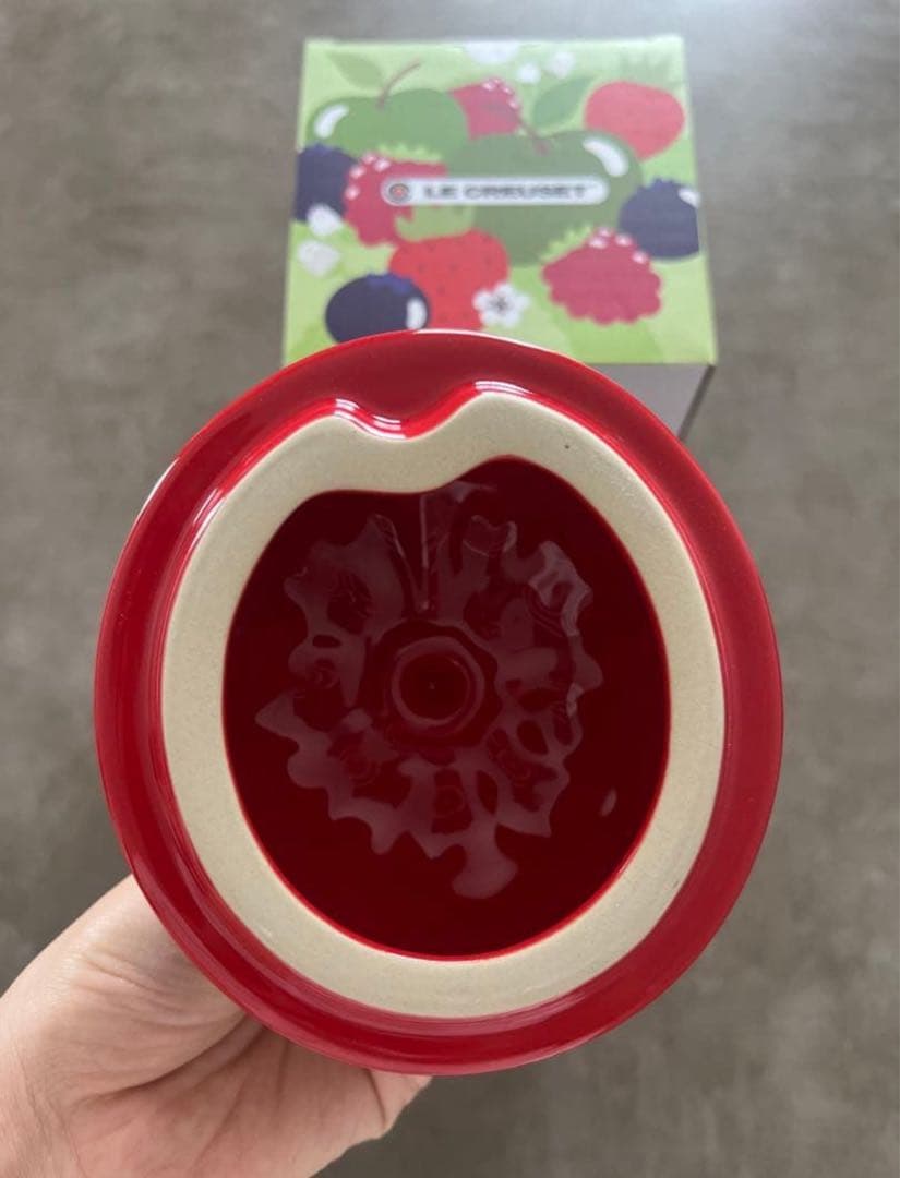 レア　新品　ル・クルーゼ　ミニ・ストロベリー　いちご　小物入れ