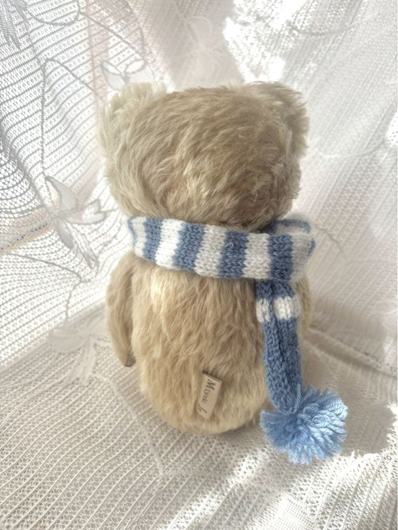 ハンドメイドベア・イギリス天然モヘア・全長30cm ・マフラー付き