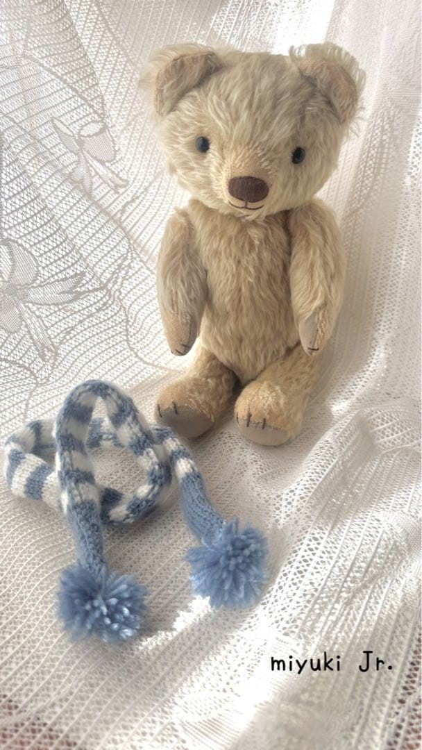 ハンドメイドベア・イギリス天然モヘア・全長30cm ・マフラー付き