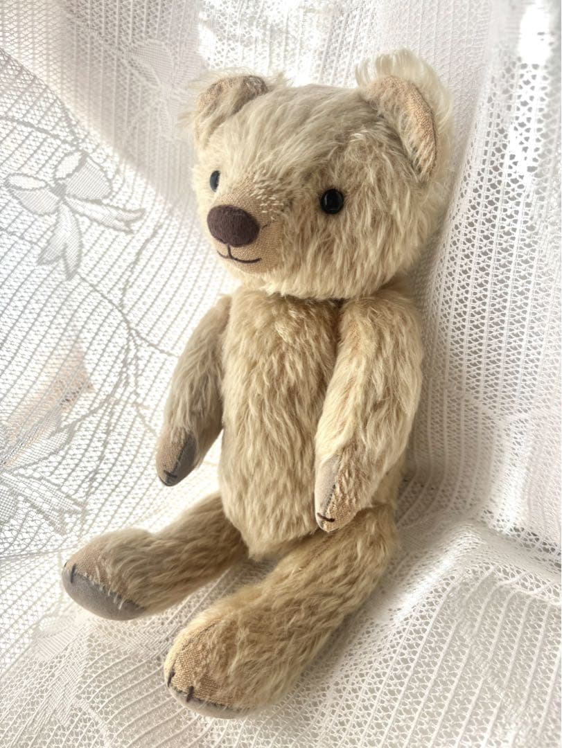 ハンドメイドベア・イギリス天然モヘア・全長30cm ・マフラー付き