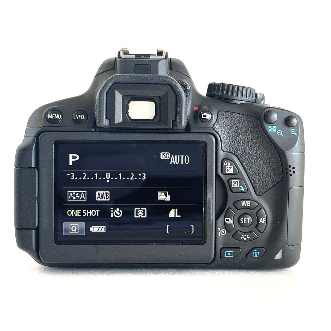 EOS Kiss X6i 18-135mmレンズキット ＋ バッテリーパックx3