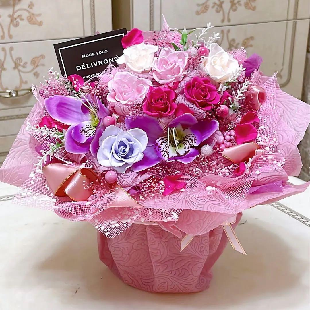 ✨大人気のミックスバラプリザーブド＆アーティフィシャル花束アレンジ✨華やかです✨