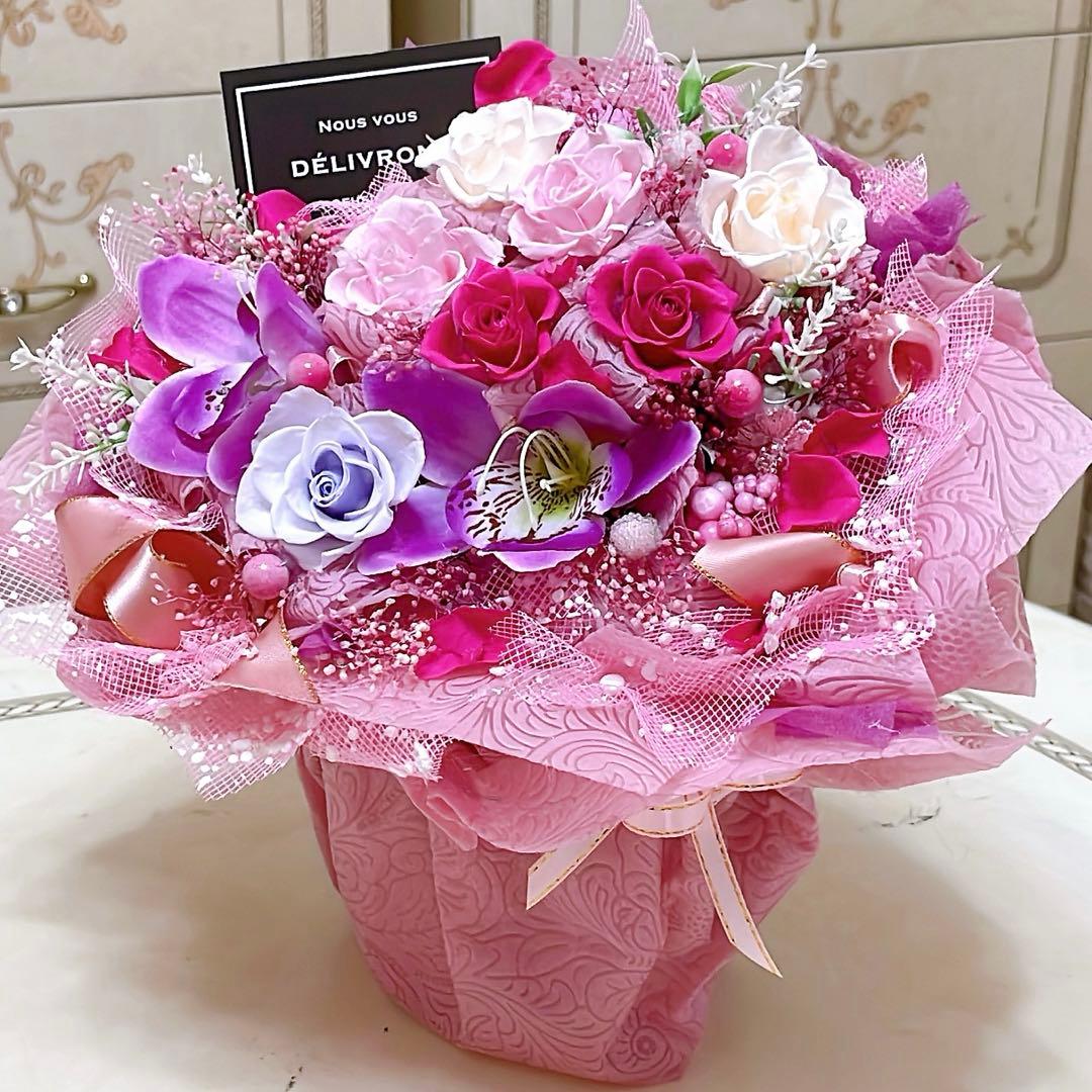 ✨大人気のミックスバラプリザーブド＆アーティフィシャル花束アレンジ✨華やかです✨