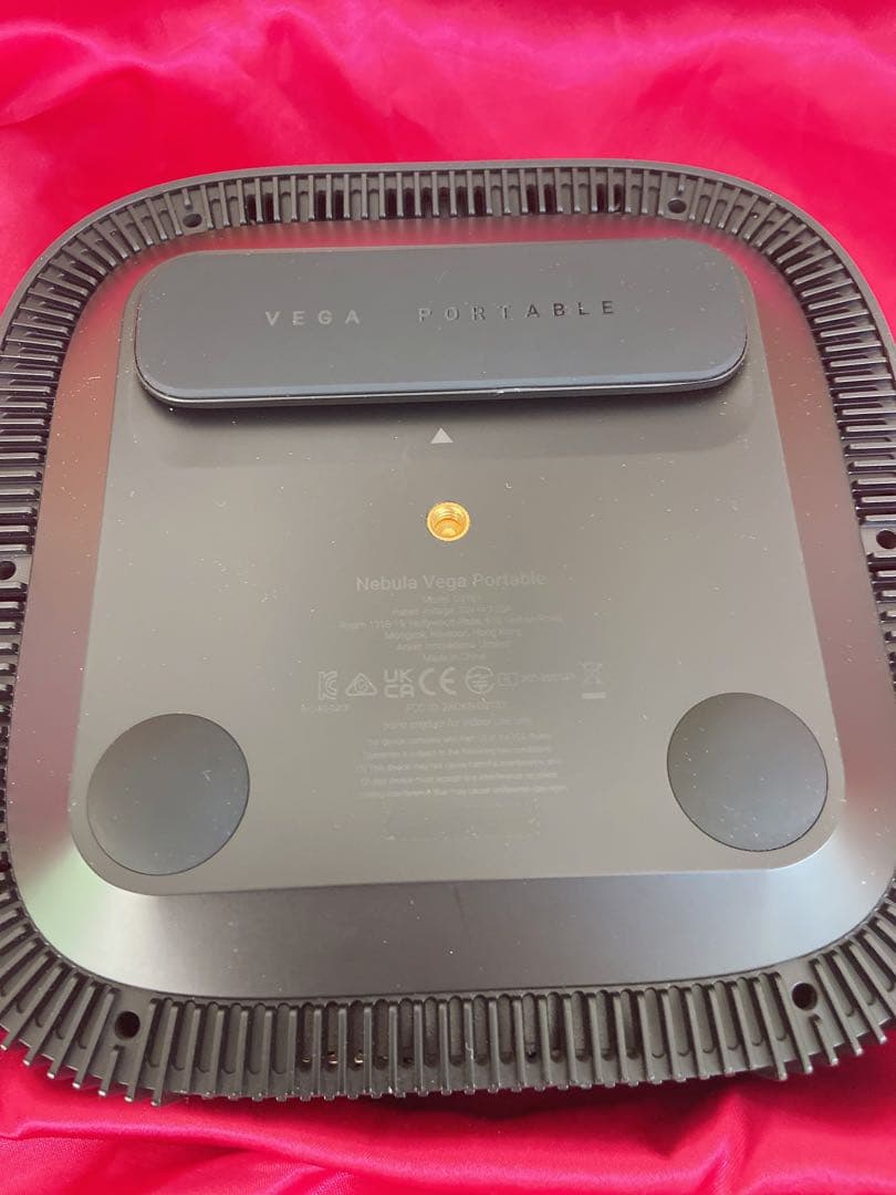 Anker Nebula Vega D2121N11 プロジェクター本体