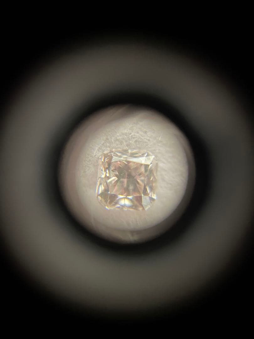 fancy light pink ダイヤモンド　0.189ct