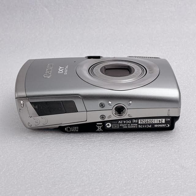 【美品】Canon キャノン IXY DIGITAL 800IS デジカメ
