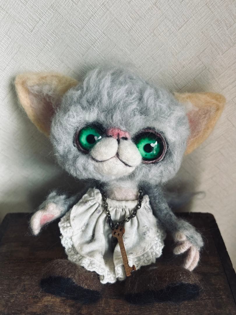 猫　羊毛ぬいぐるみ