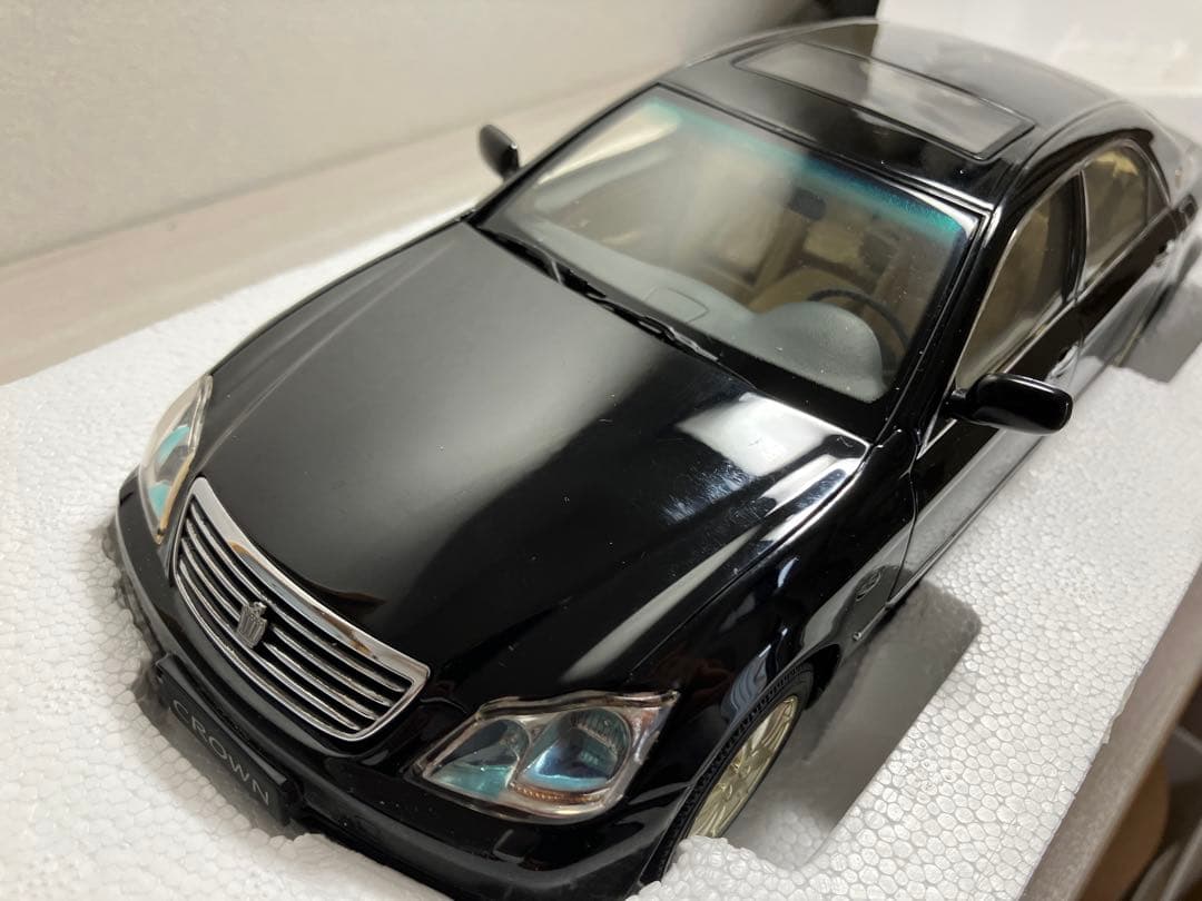 パウディモデル　1/18 トヨタクラウン　(中国仕様) ブラック