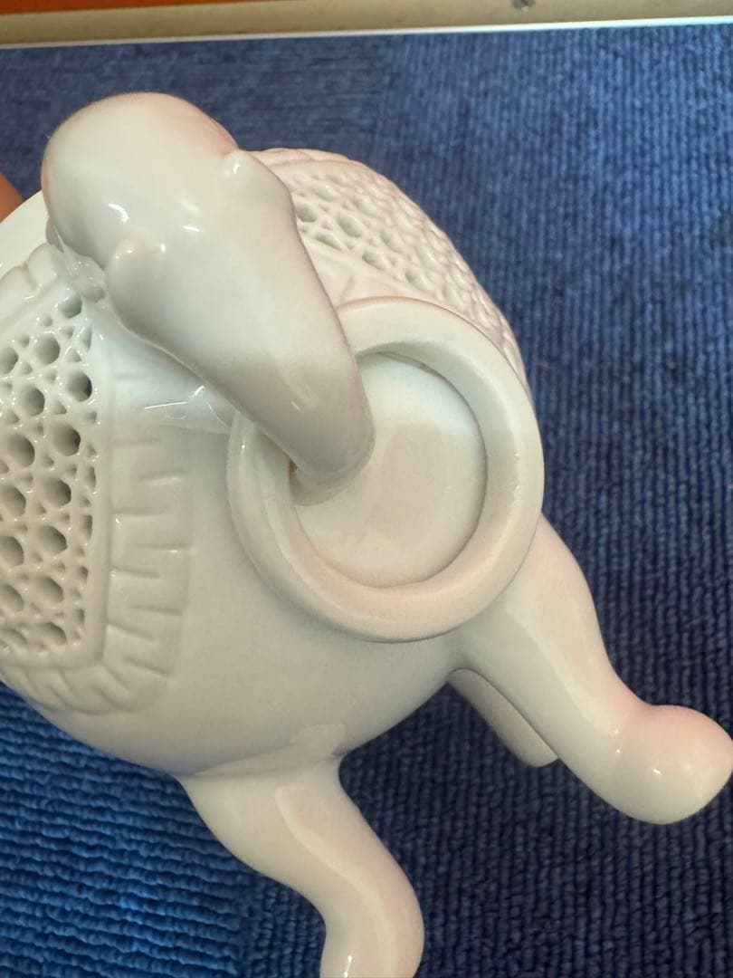 1900 有田焼　景泉作　白磁　象　透かし彫　香炉