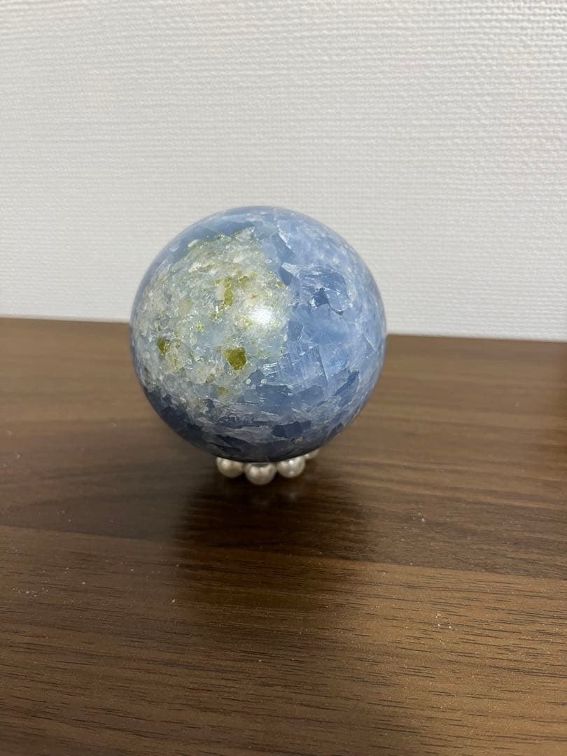 天然石スフィア　セレスサイトとピリドットの共生