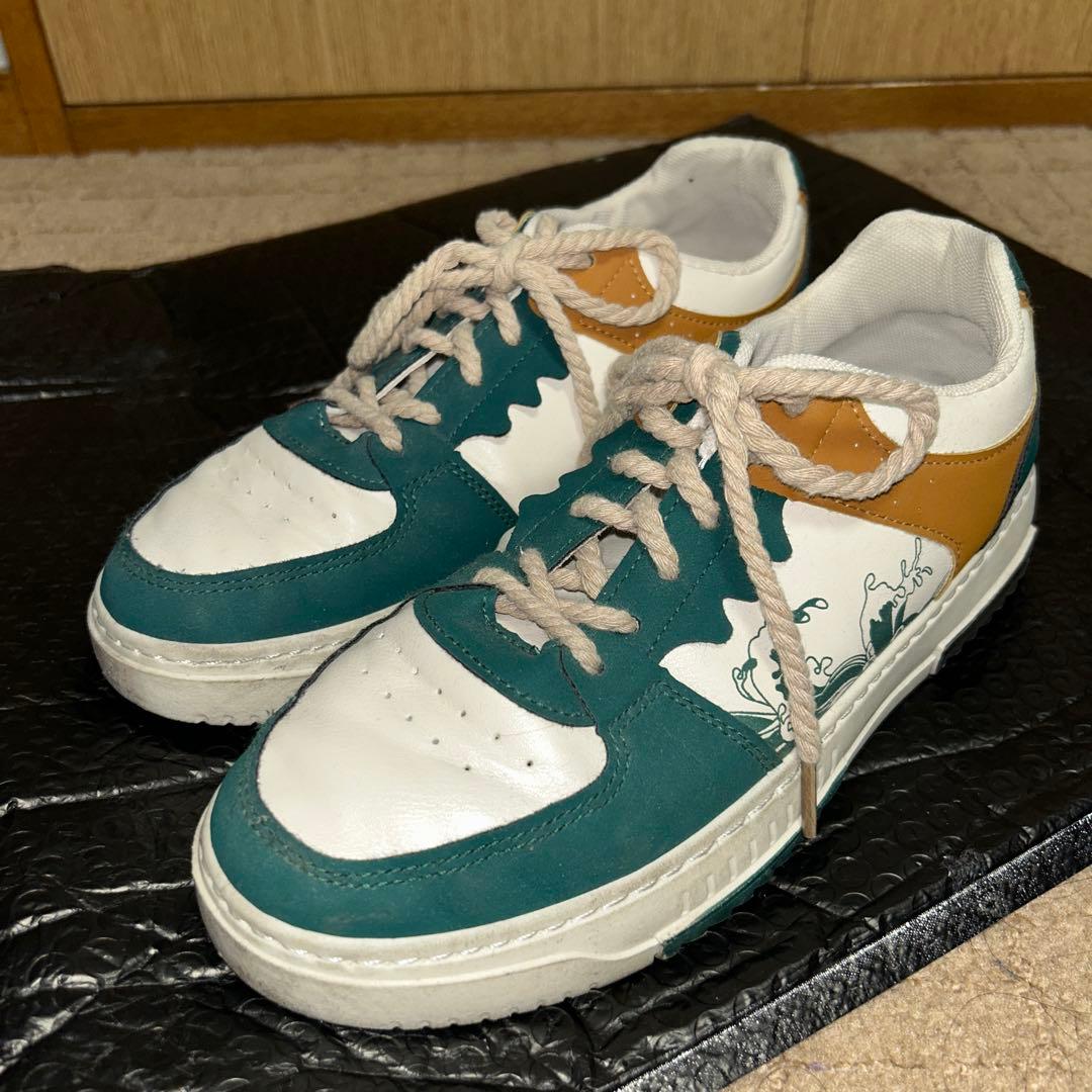 スニーカー