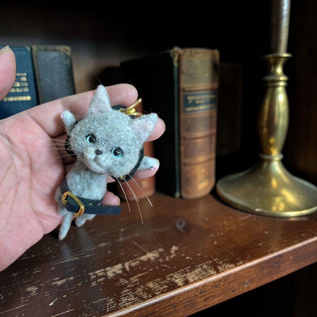 豆猫HOLDCATキーホルダー No.10 ロシアンブルー〜特製豆猫トレカ付き