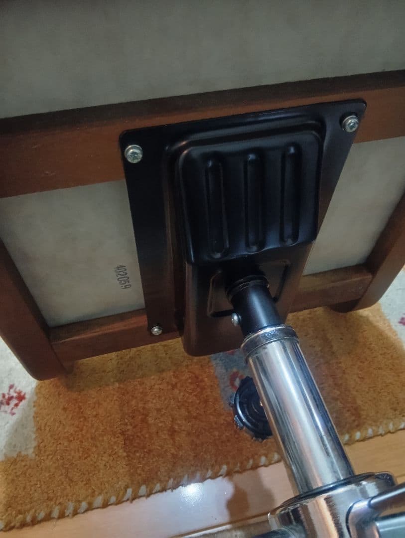 週末限定お値下げ 希少!! カリモク 回転式デスクチェア