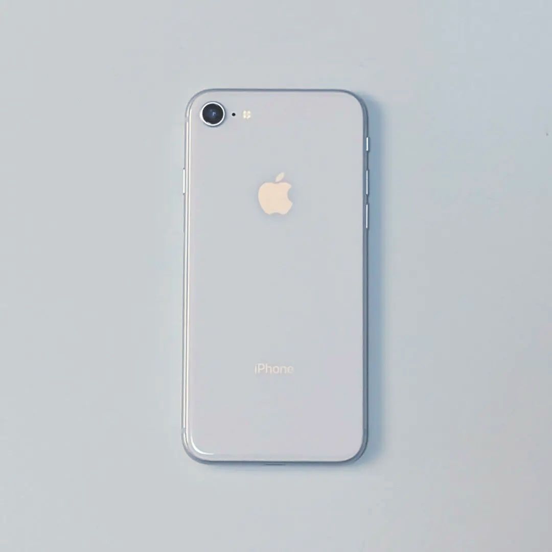 iPhone 8 64GB シルバー SIMフリー